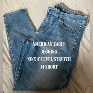 American Eagle jegging jean in size 14 short, blue color